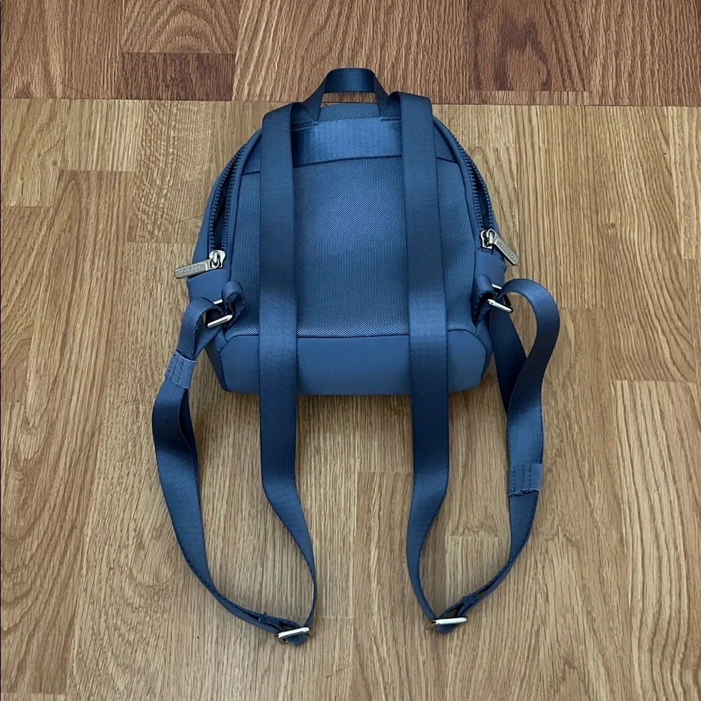 LULULEMON SMALL BACKPACK - Picture 2 of 7